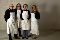 À la maison d'amis on met tous la main à la pâte